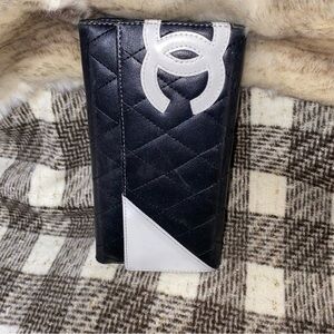 MONOGRAM QUILTED BLACK & WHITE WALLET